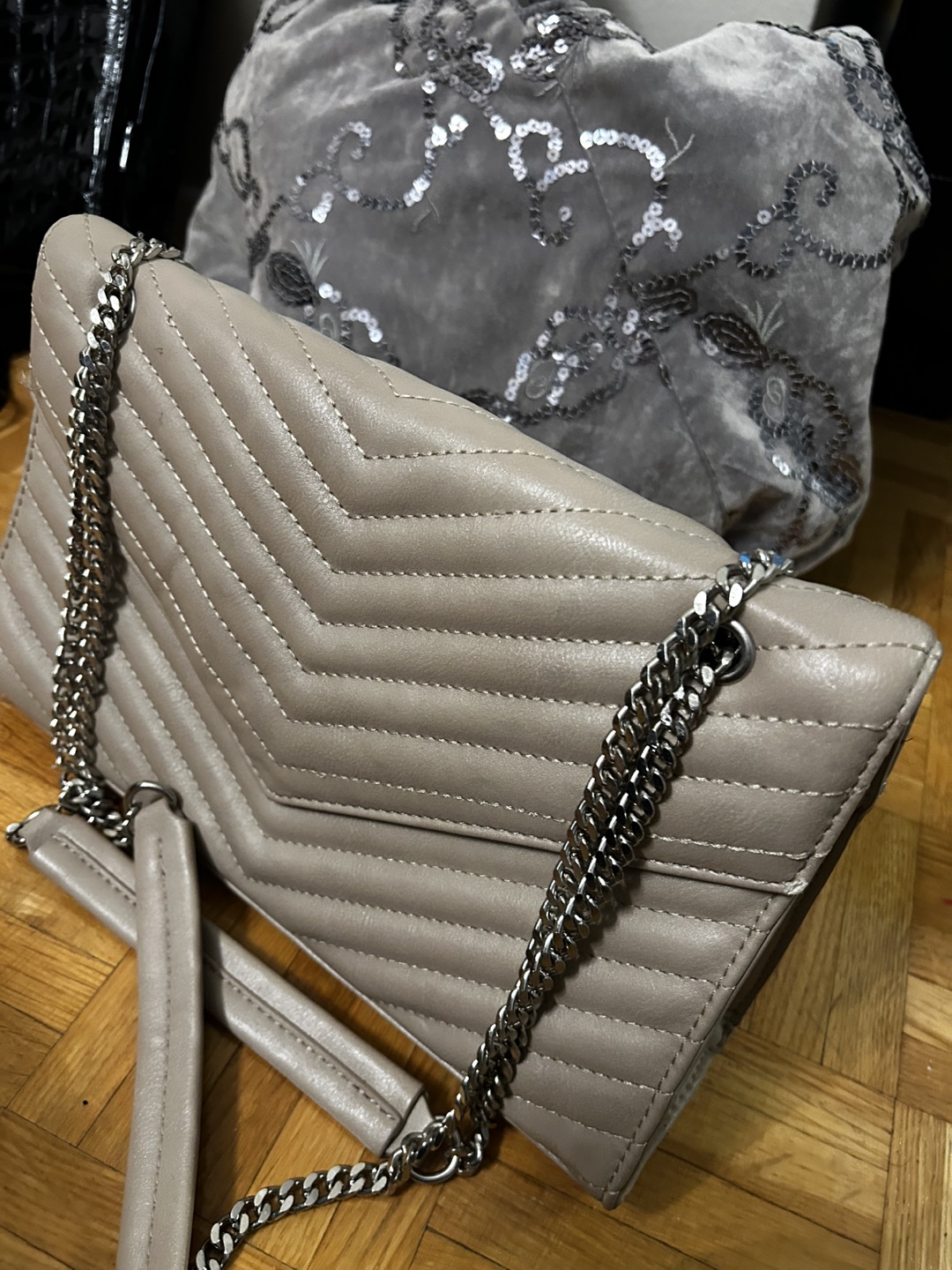 Variety of Purses - photo 3