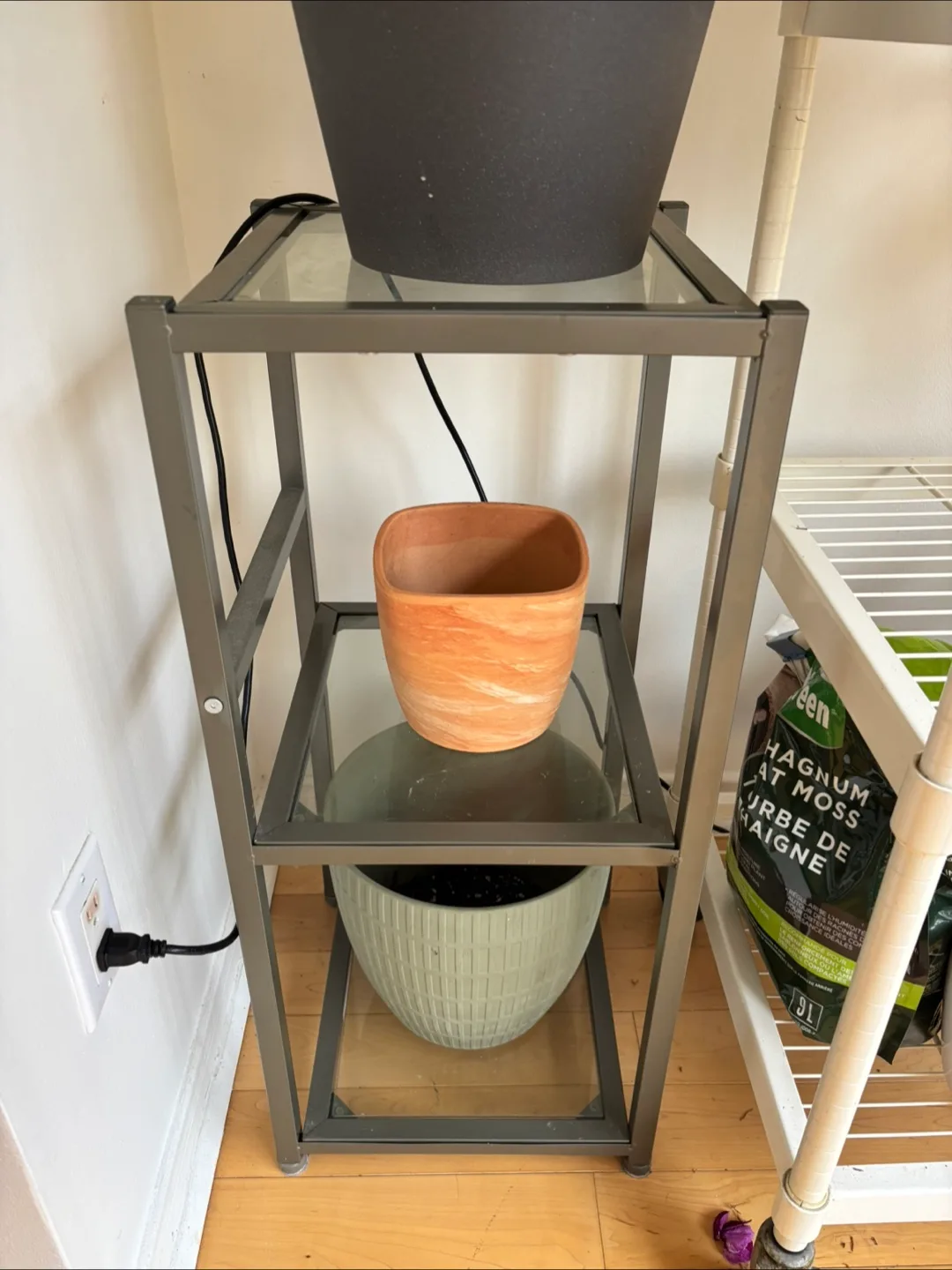 3-Tier Metal Plant Stand image indicator(2)