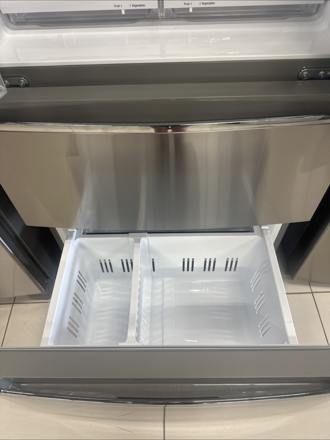 LG Fridge 4-door Counter Depth with warranty - photo 3