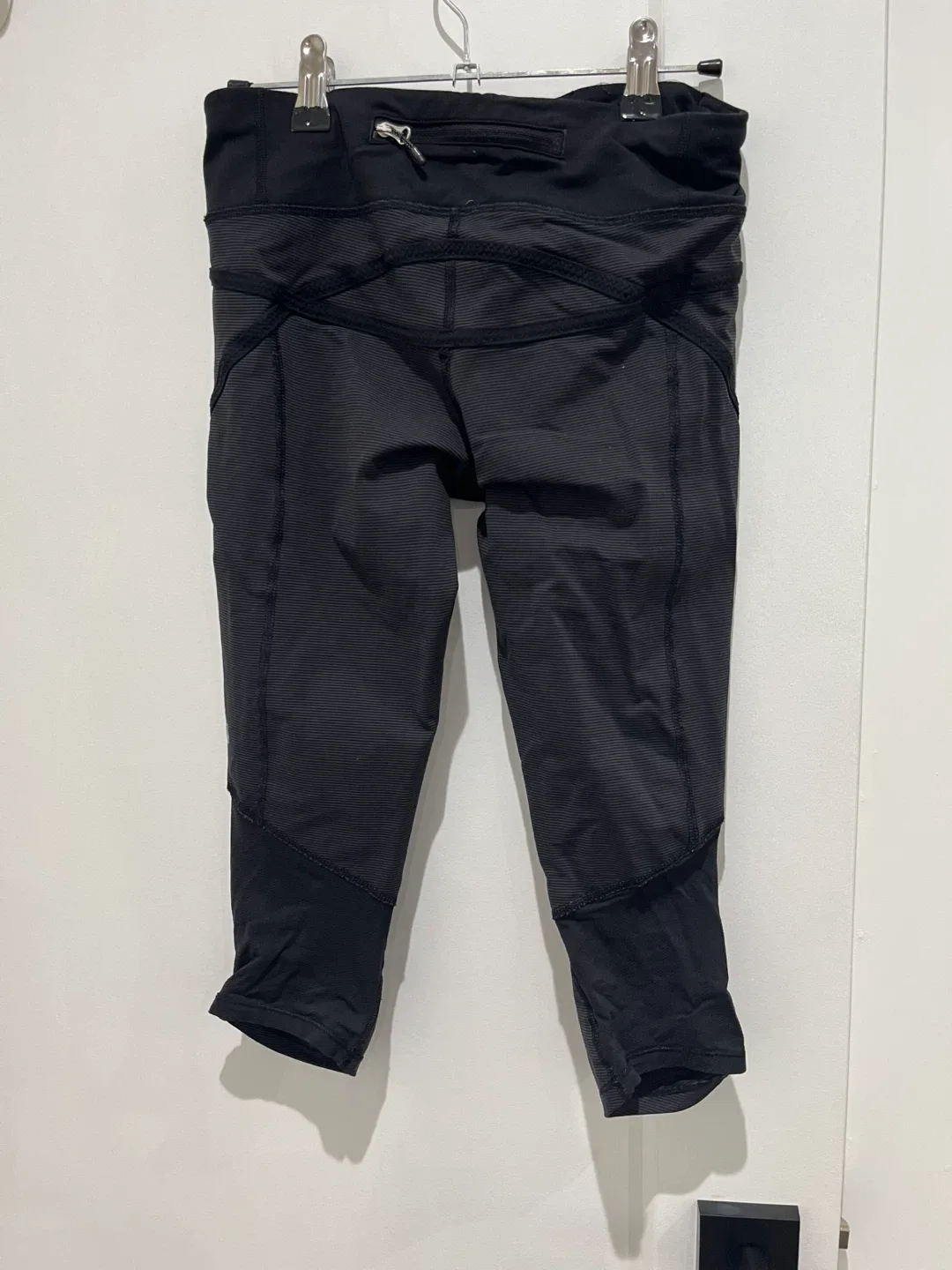 Lululemon Black Cropped Leggings image indicator(2)