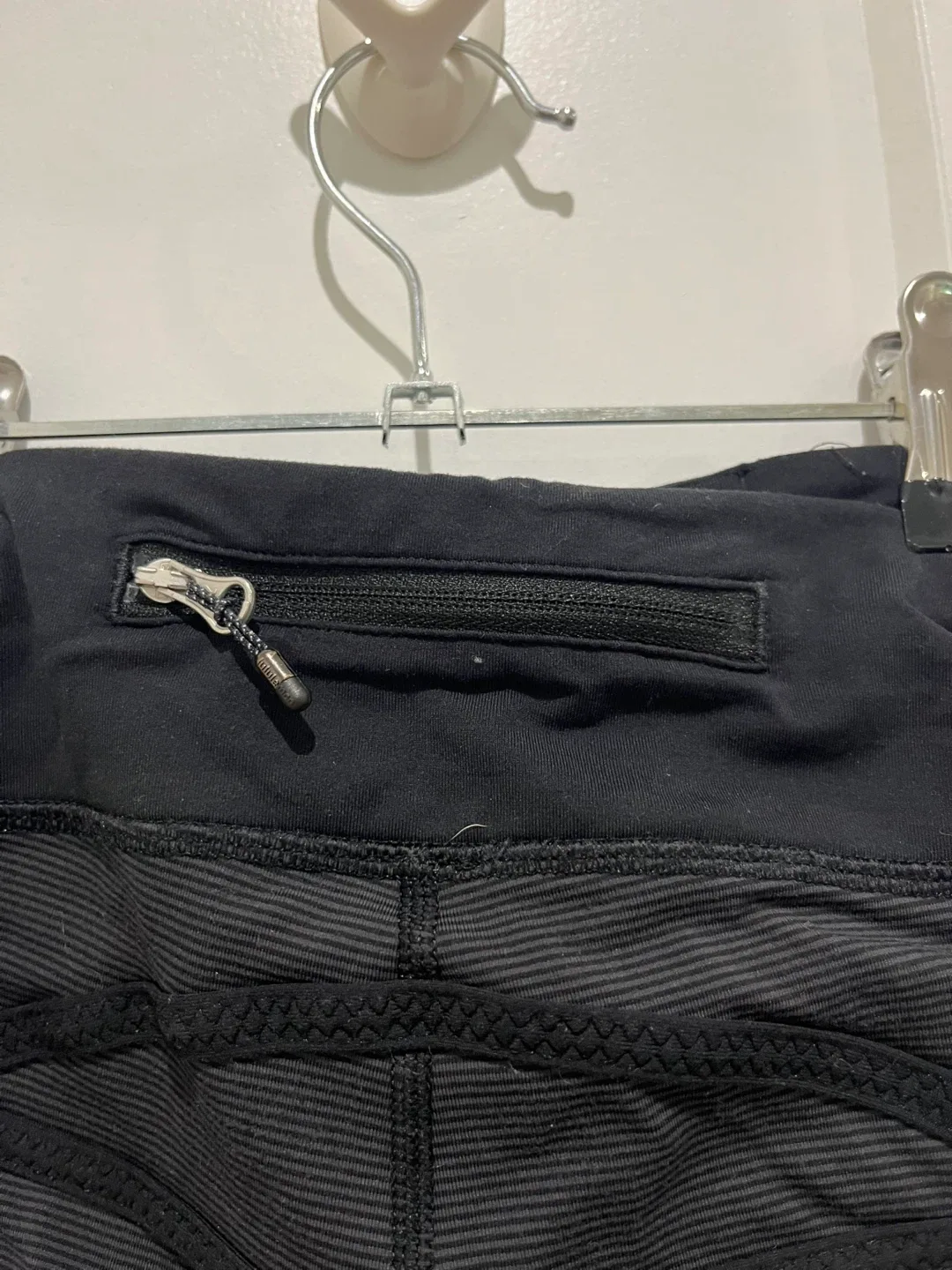 Lululemon Black Cropped Leggings image indicator(5)