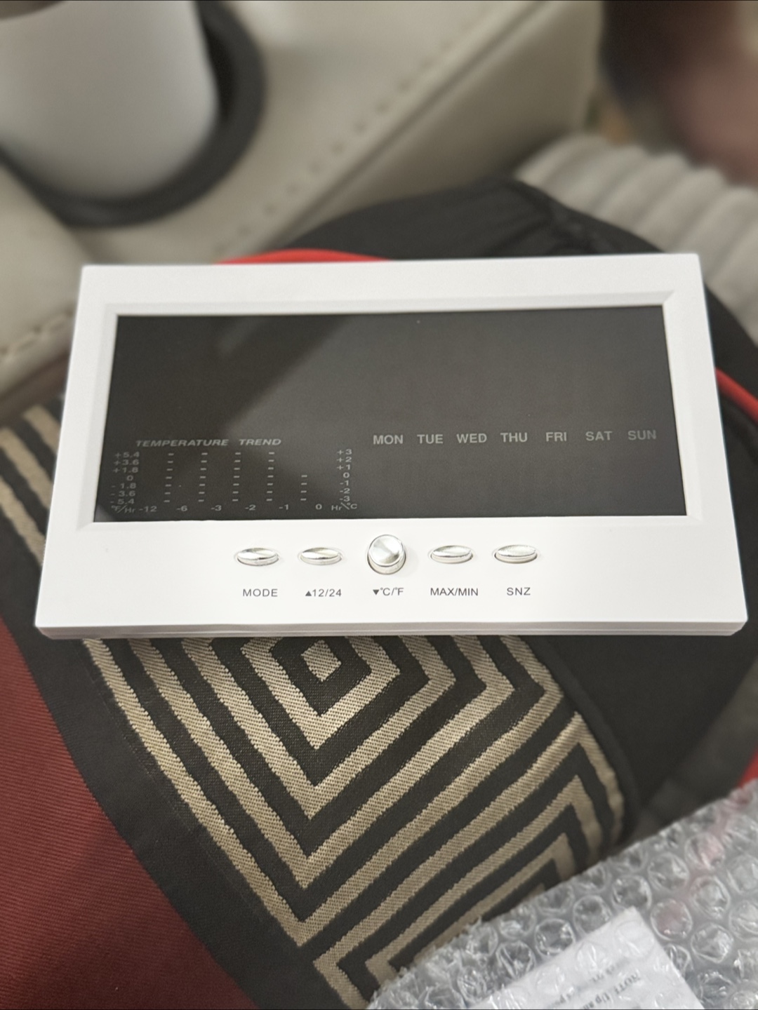 New Color Screen Calendar Clock - Model CJ8082T - photo 2