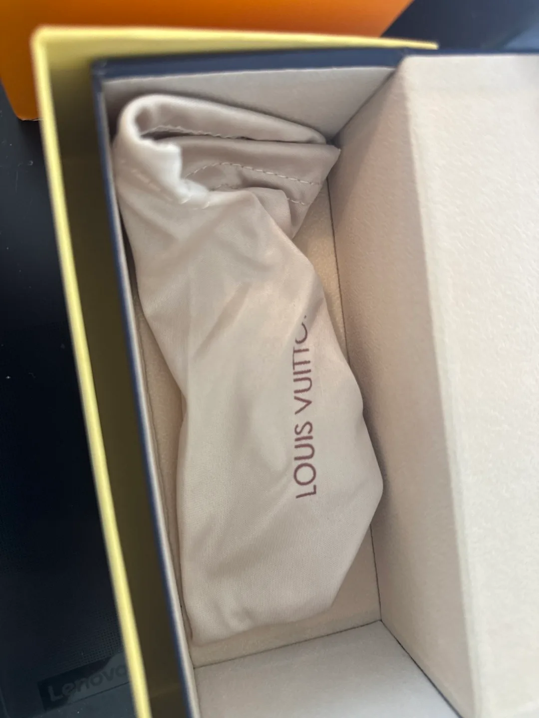 Louis Vuitton Sunglasses Z0259U image indicator(2)