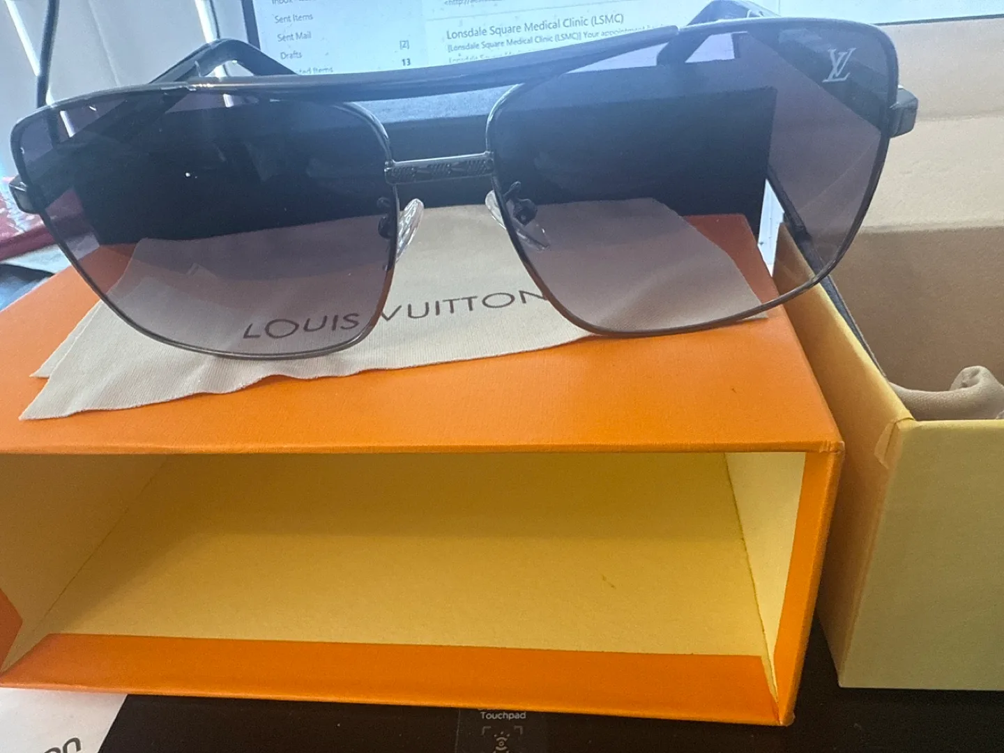 Louis Vuitton Sunglasses Z0259U image indicator(6)