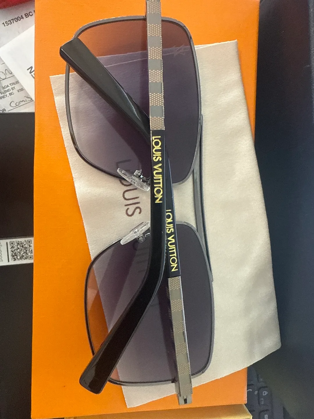 Louis Vuitton Sunglasses Z0259U image indicator(3)