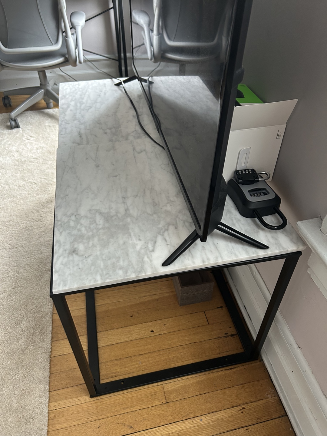 Marble side tables - photo 3
