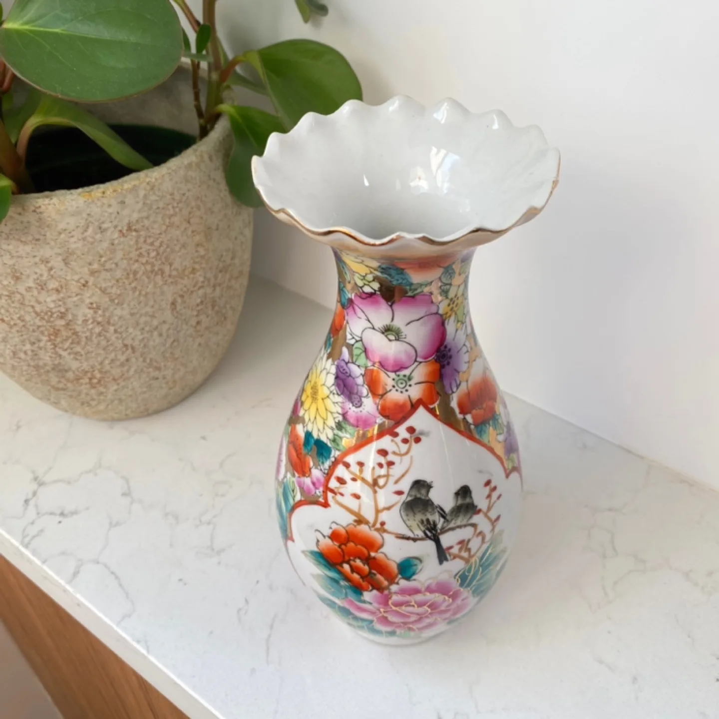 Vintage Floral Vase with Bird Design image indicator(2)