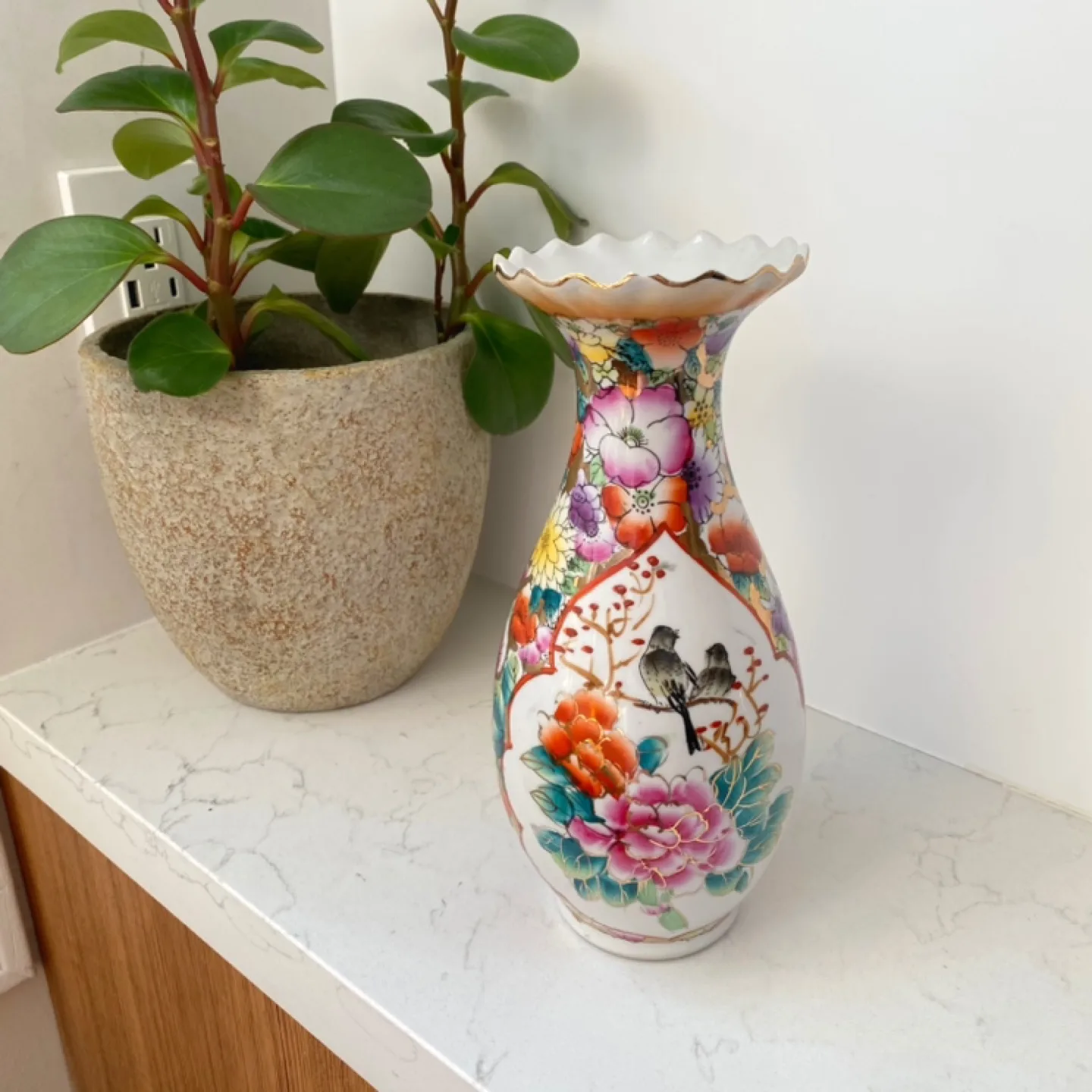 Vintage Floral Vase with Bird Design thumbnail
