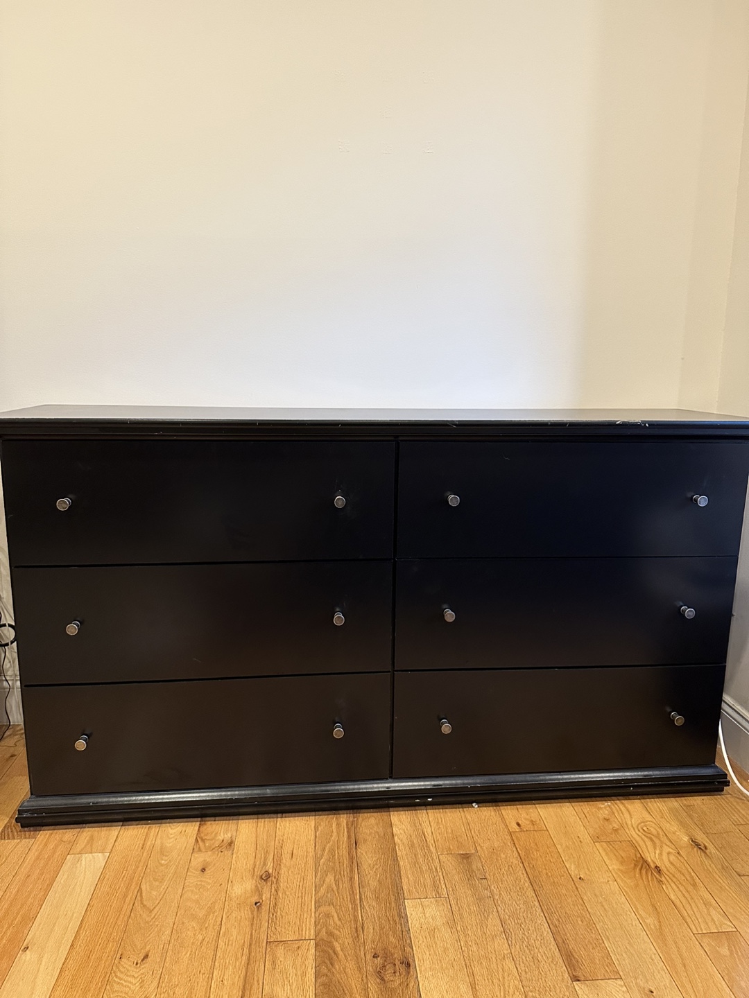 Black 6-Drawer Dresser