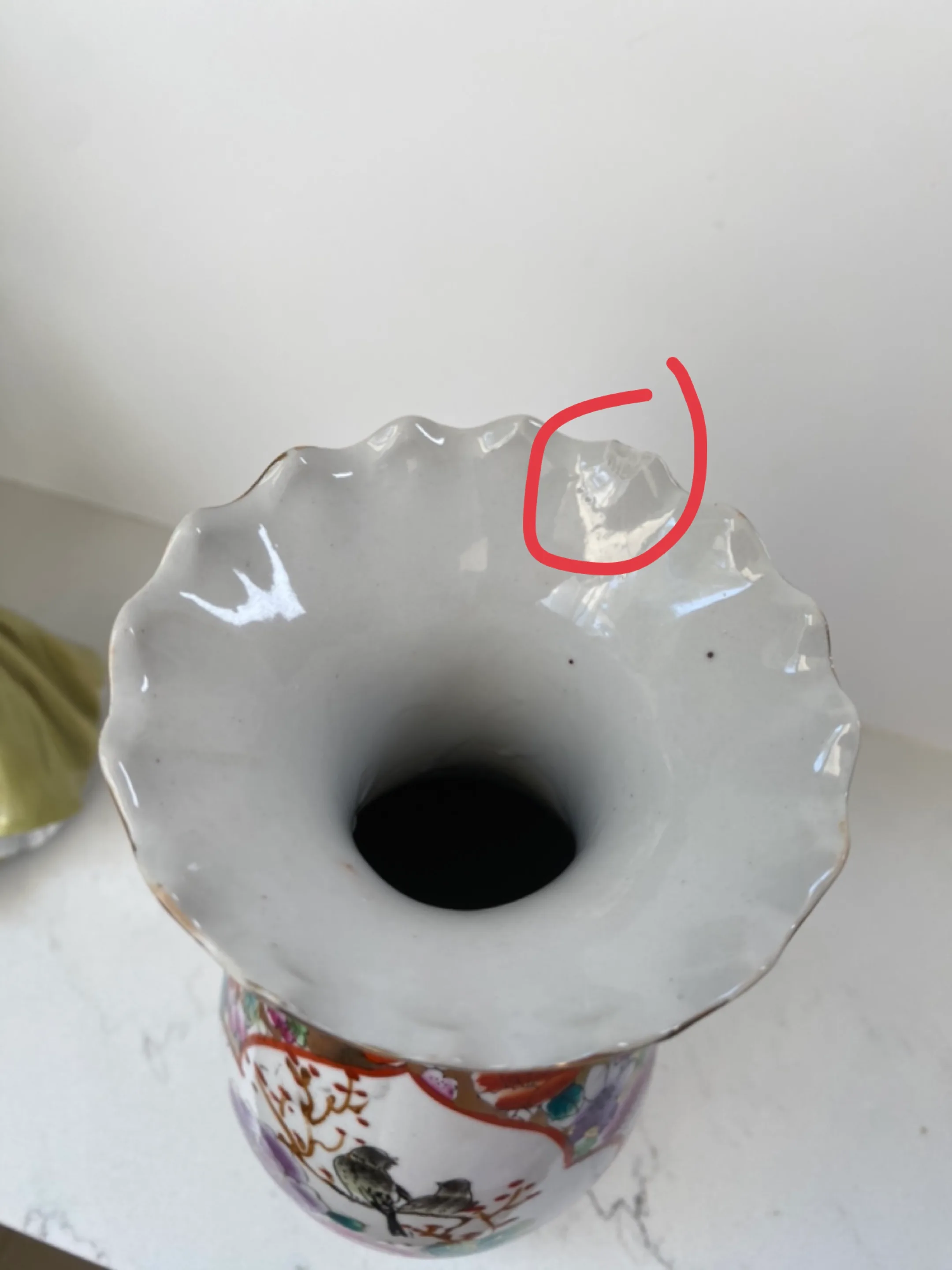 Vintage Floral Vase with Bird Design image indicator(3)