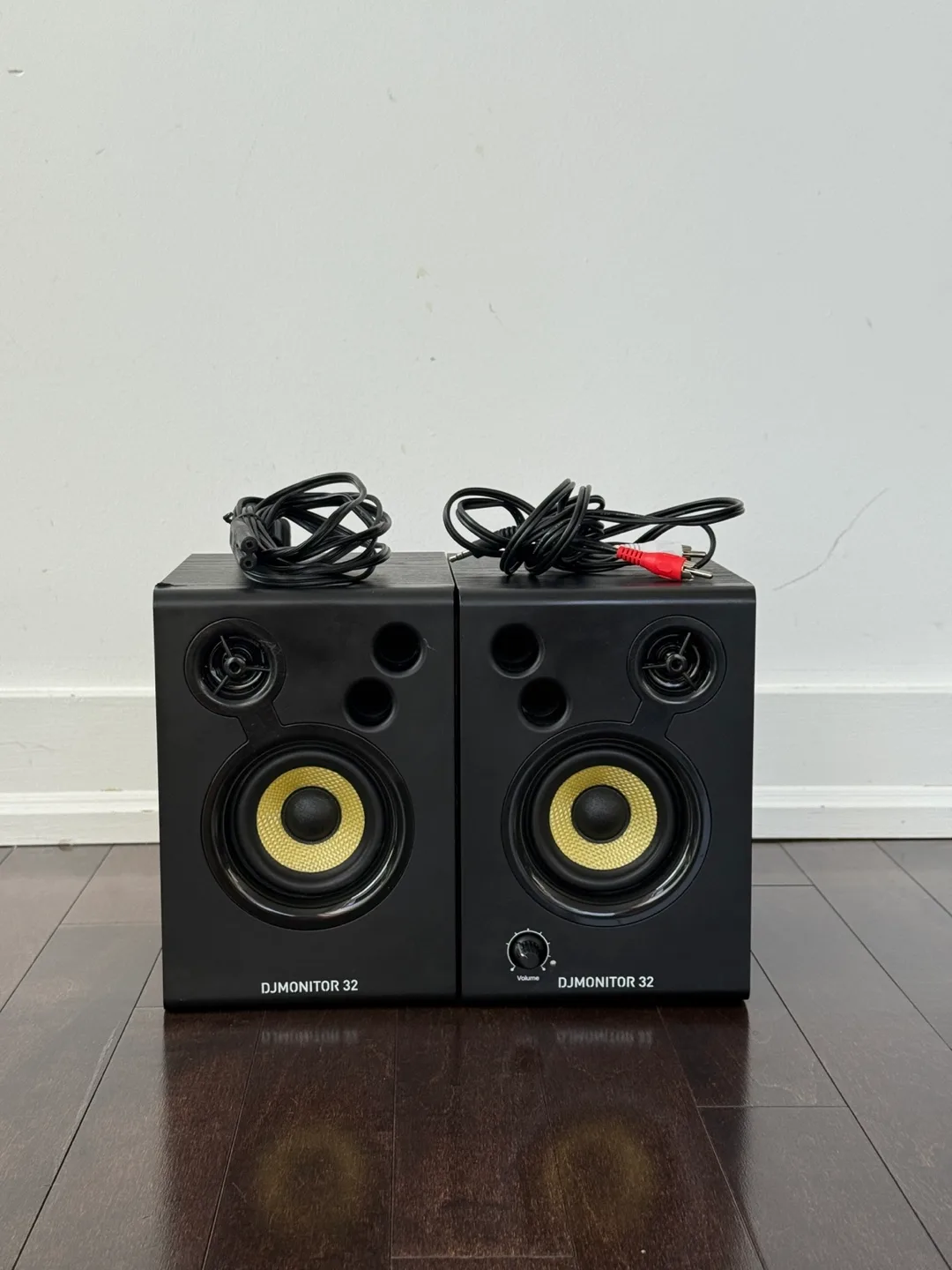 Hercules DJMonitor 32 Active DJ Monitors — Compact, Clean Sound thumbnail