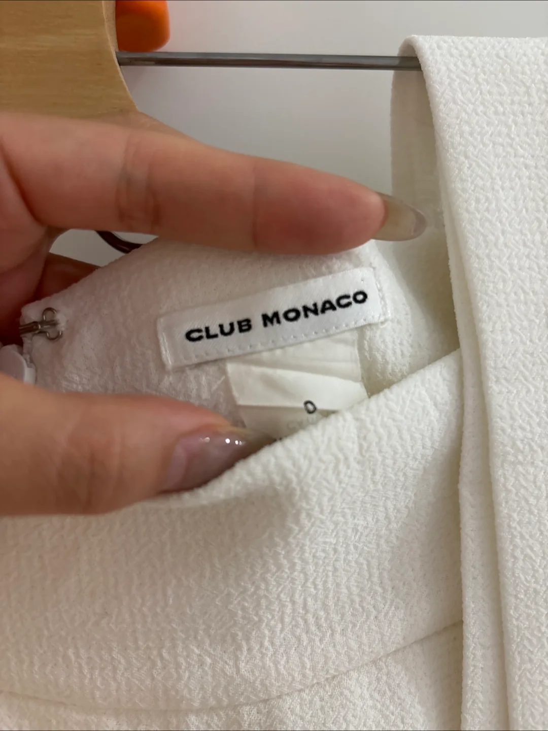 Club Monaco White Skirt - Size 0 image indicator(2)