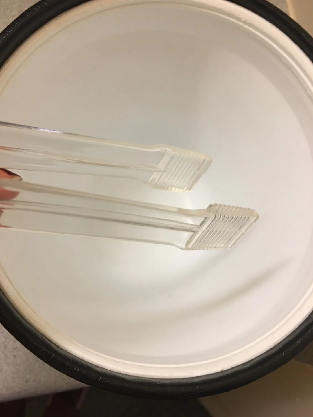 Black Ice Bucket with Lid & Tongs image indicator(2)