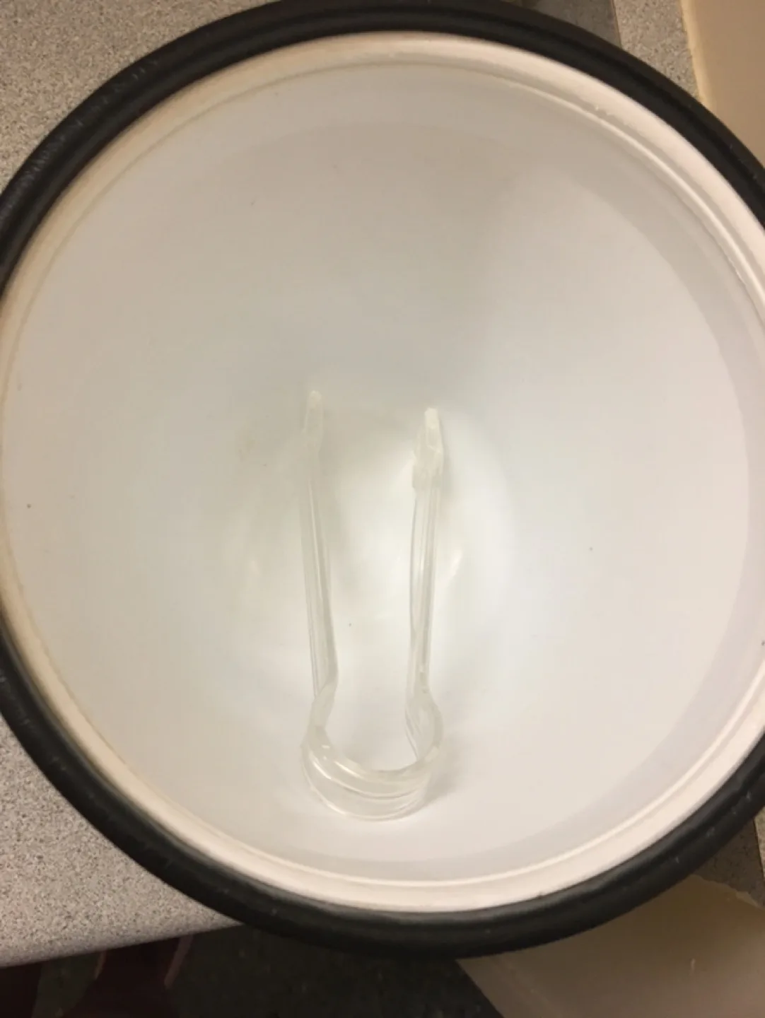 Black Ice Bucket with Lid & Tongs image indicator(3)