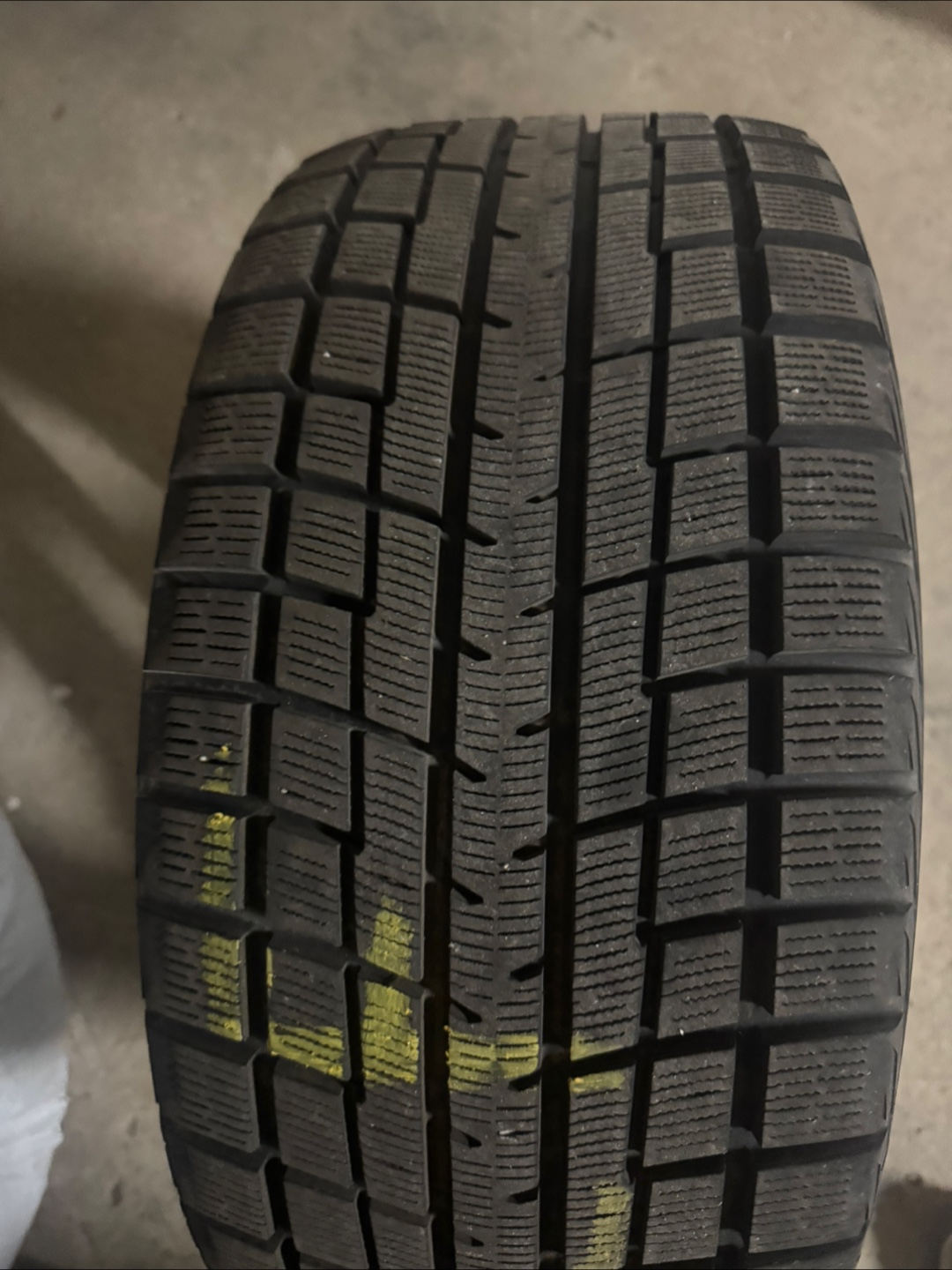 Audi B8 OEM 245/40R18 97T Winter Tire on Rim - photo 2