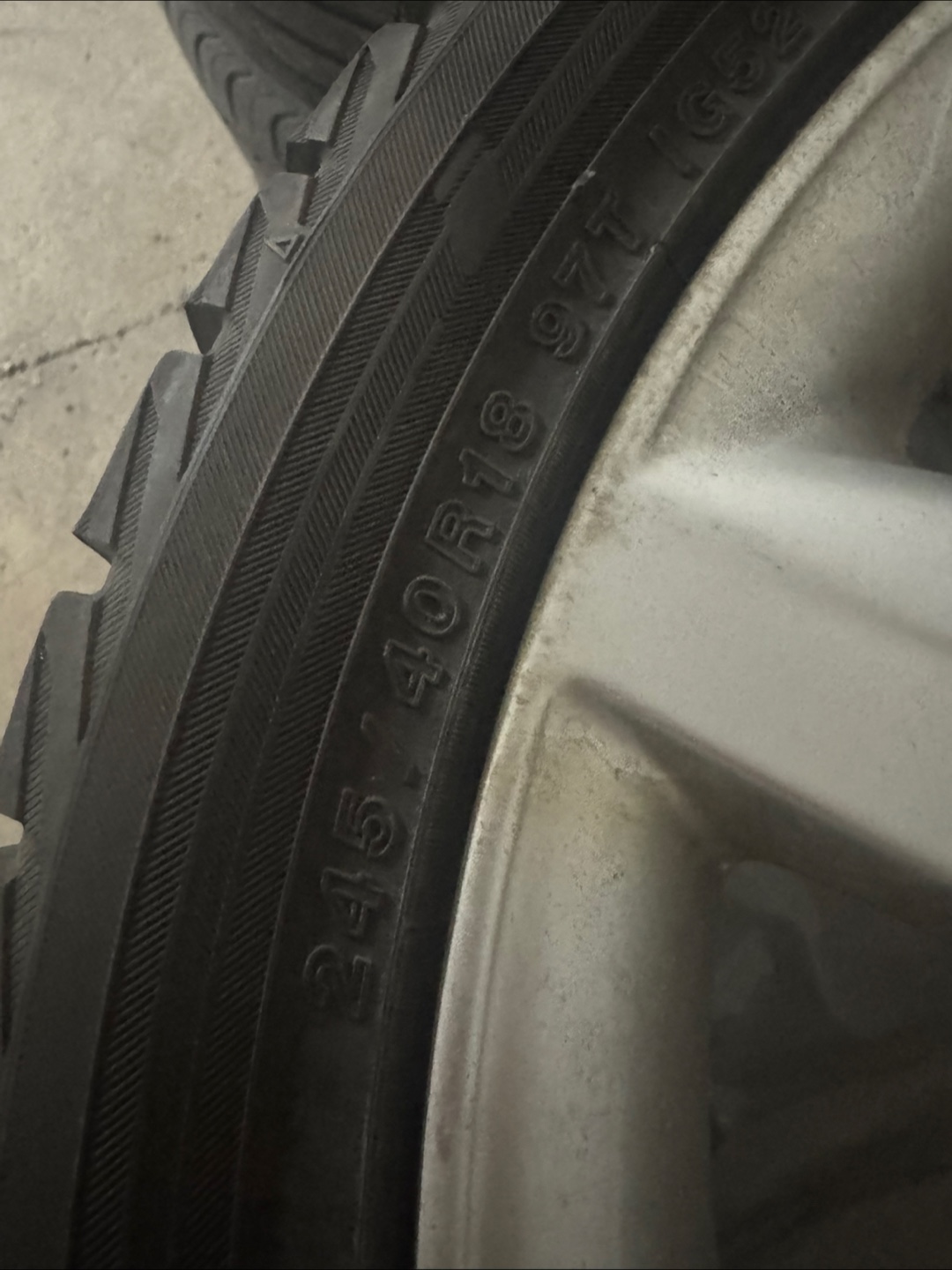Audi B8 OEM 245/40R18 97T Winter Tire on Rim - photo 4