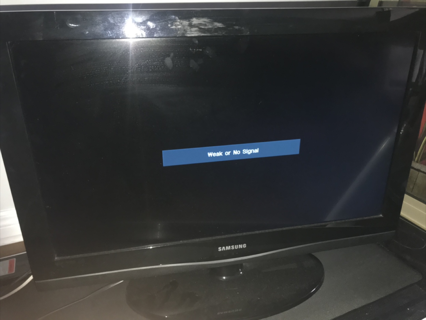Samsung 32 inch LCD TV with remote (not SMART)❤️