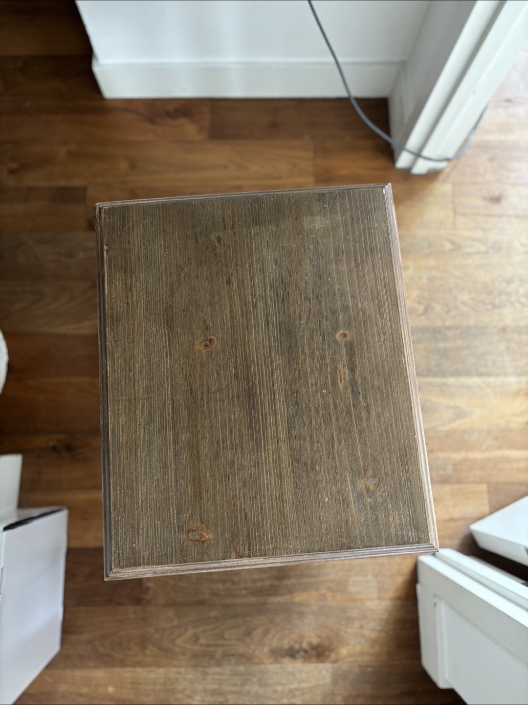White & Wood Side Table - photo 4