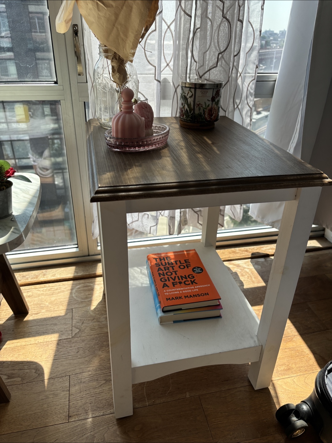 White & Wood Side Table - photo 2