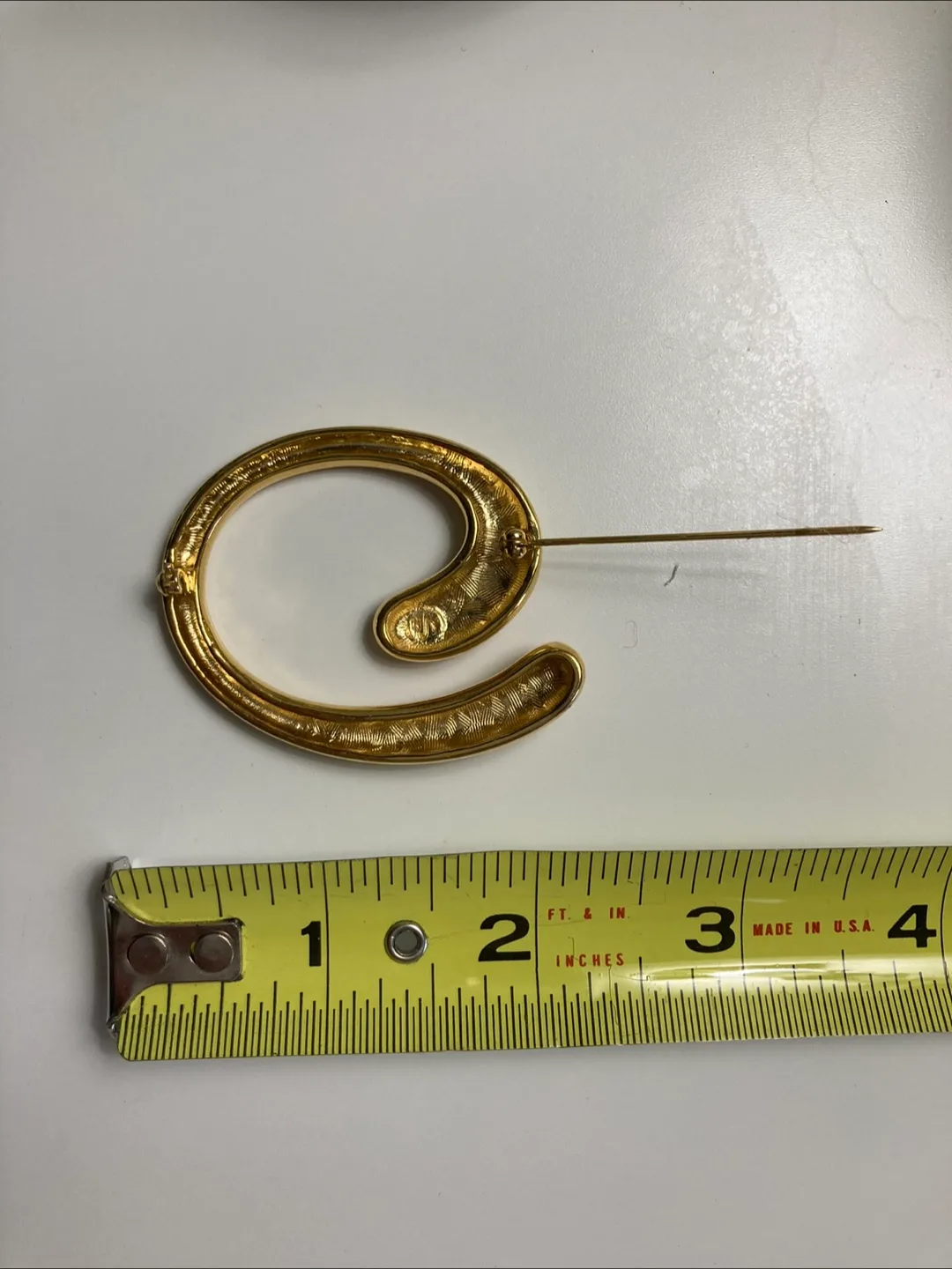 Vintage Gold Tone Brooch image indicator(6)