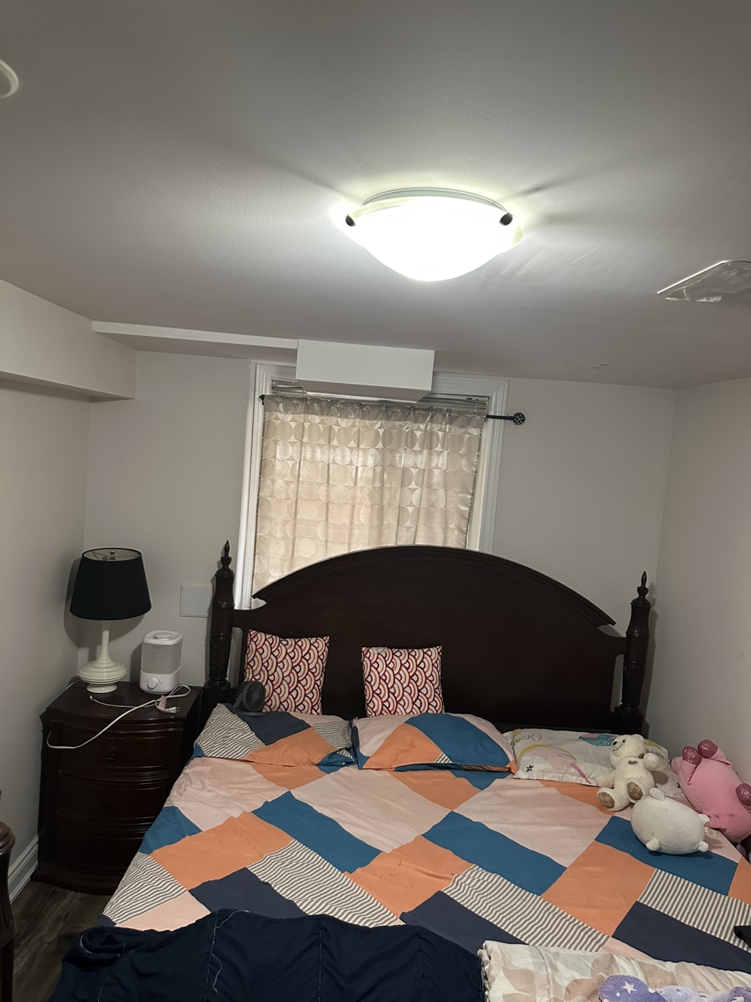 One bedroom Basment - photo 2