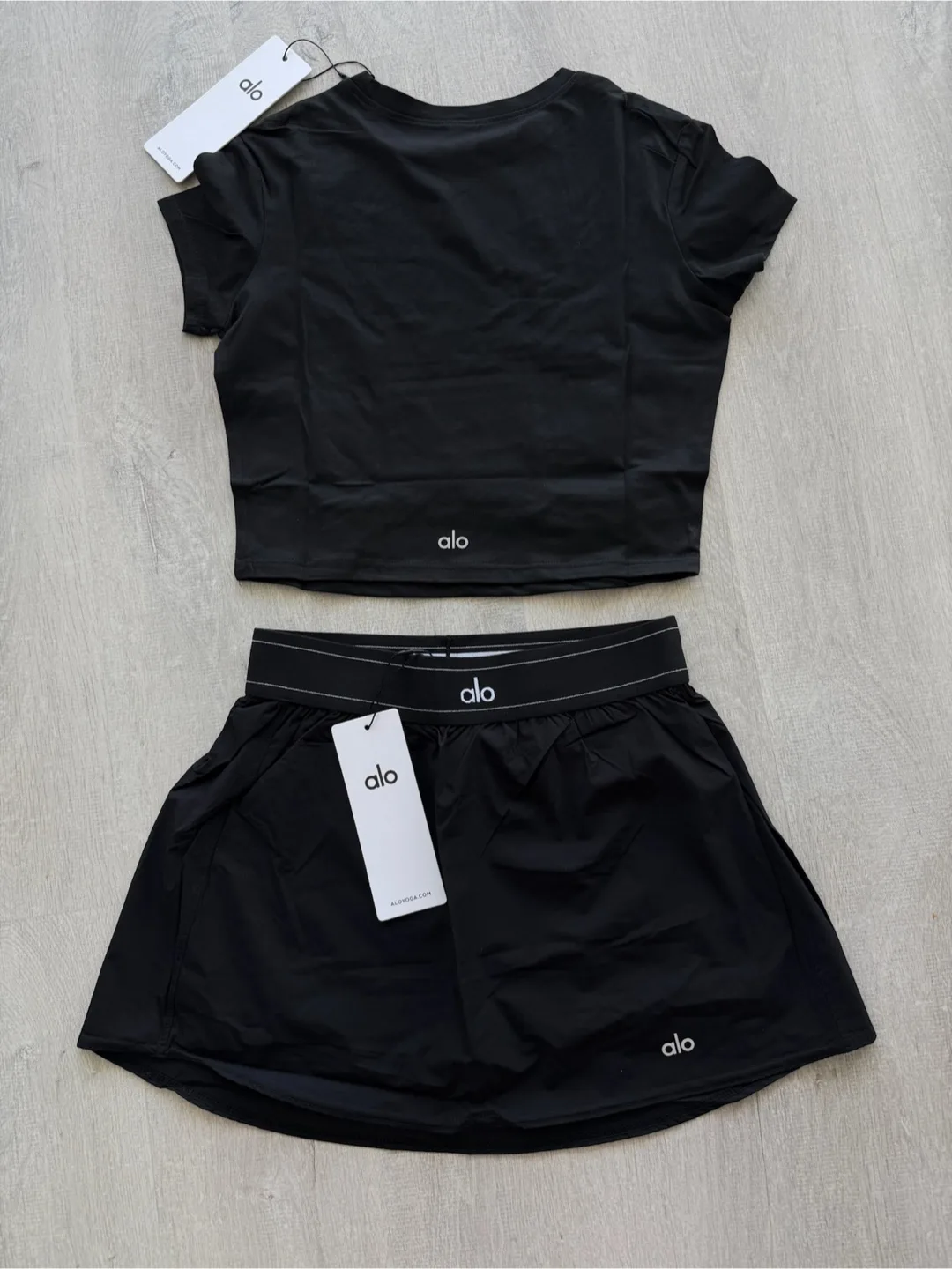 ALO Yoga Matchpoint Skirt and Alosoft Cropped Tee Set image indicator(4)