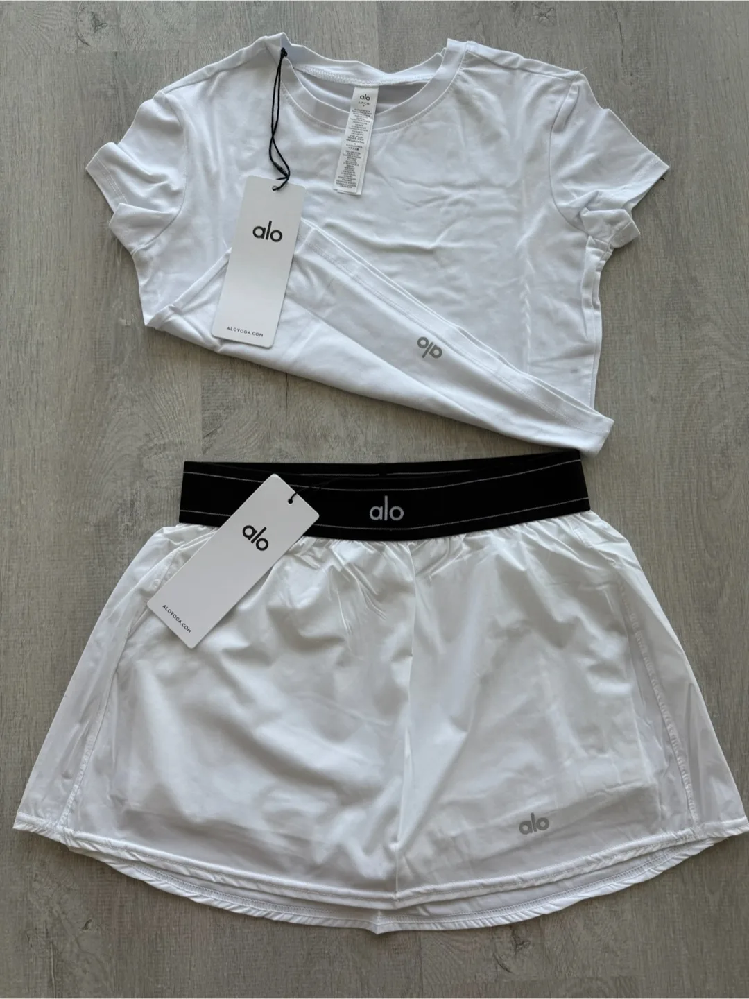 ALO Yoga Matchpoint Skirt and Alosoft Cropped Tee Set image indicator(3)