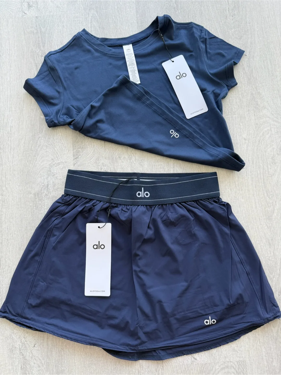 ALO Yoga Matchpoint Skirt and Alosoft Cropped Tee Set image indicator(2)