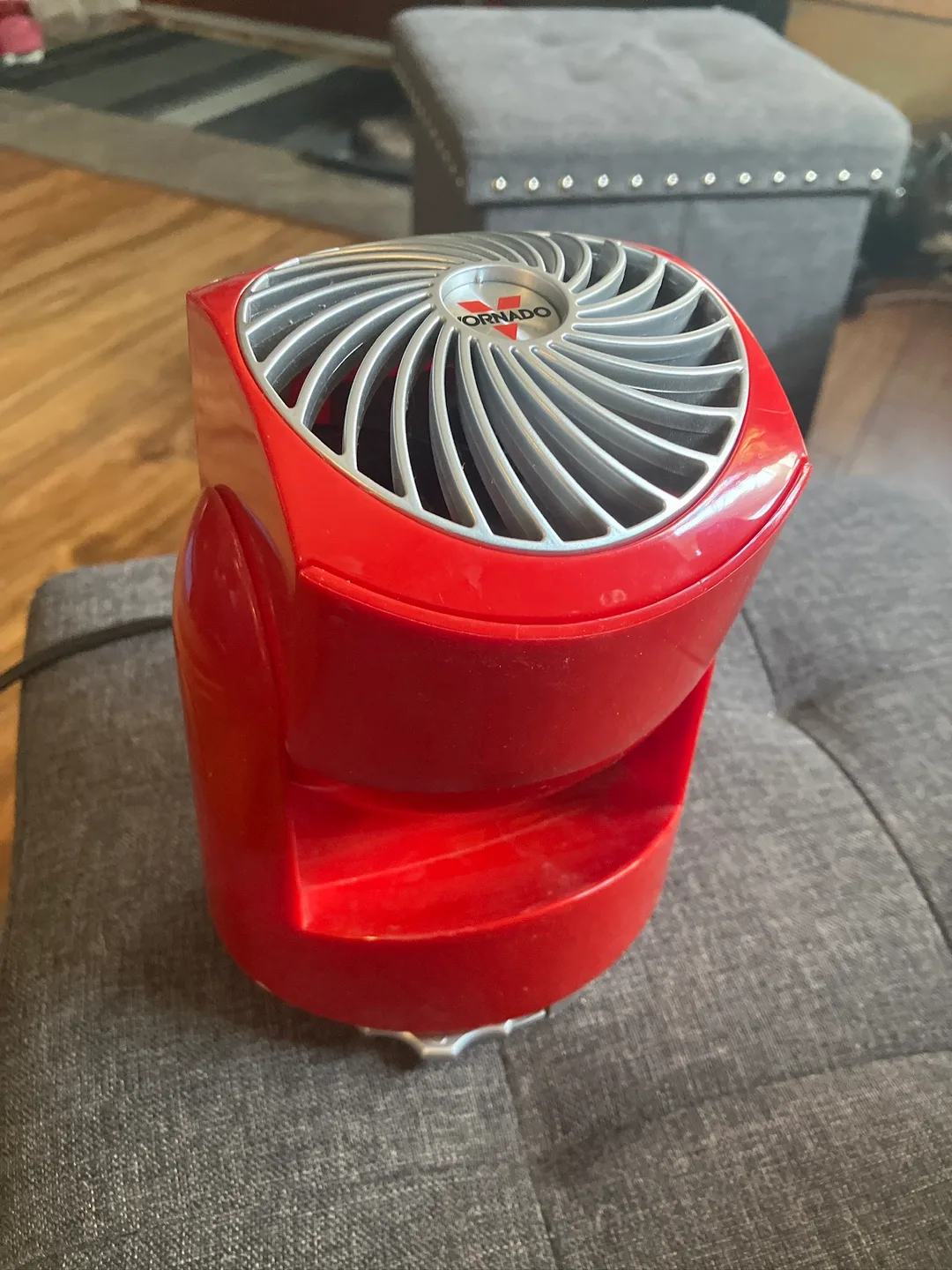 Vornado Pivot Personal fan- Red image indicator(2)