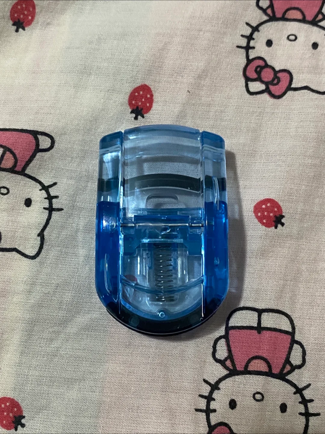 KAI Blue Compact Eyelash Curler image indicator(2)