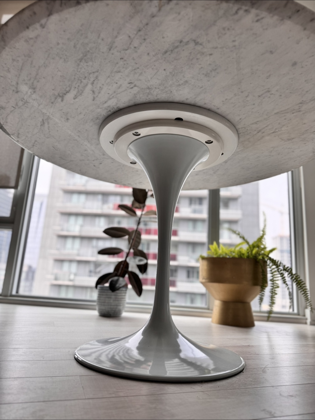 Round Marble Top Tulip Dining Table - photo 5