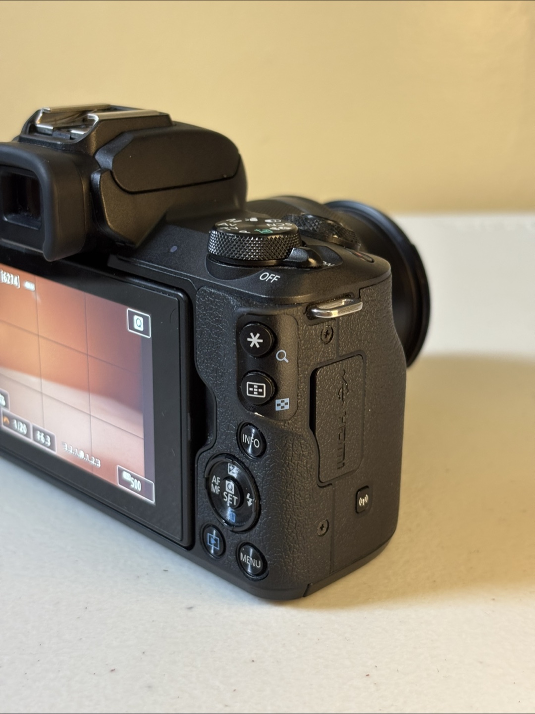 Canon EOS M50 Digital Camera with Lens and accessories - photo 5