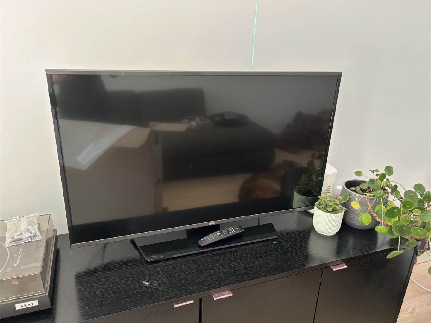 LG TV - 44” - photo 2