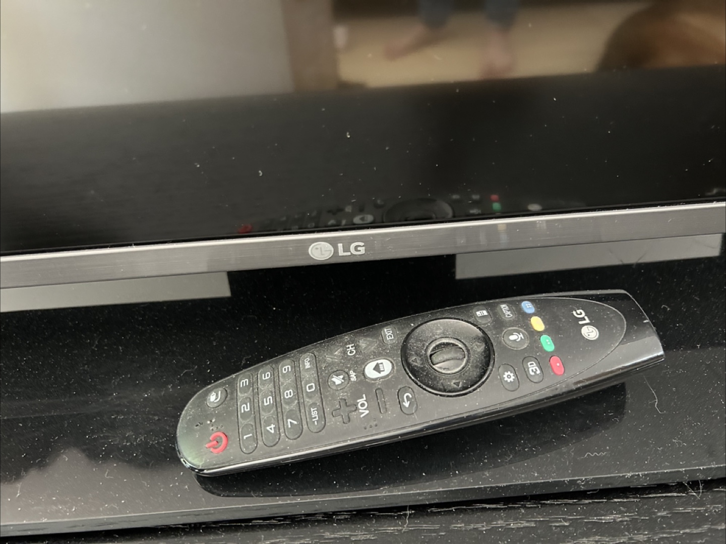 LG TV - 44” - photo 3