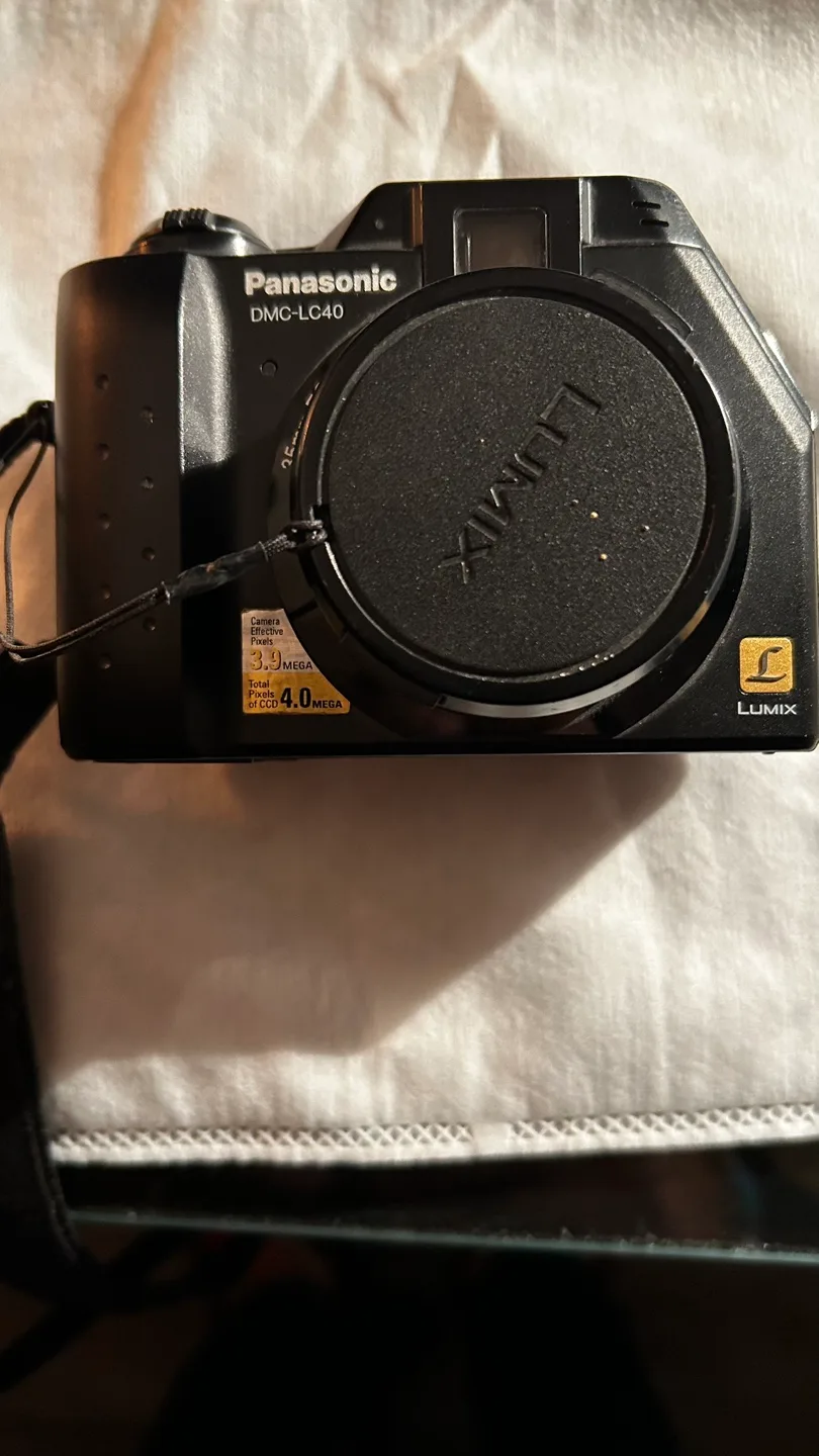 Panasonic Lumix DMC-LC40 Digital Camera thumbnail
