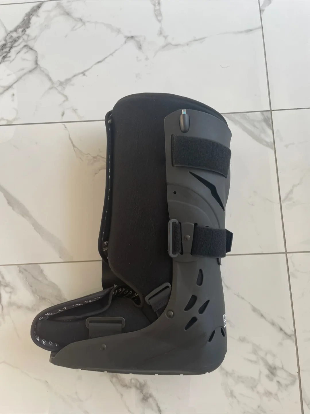 LDK2 Air Walker Tall - Medium Size image indicator(3)