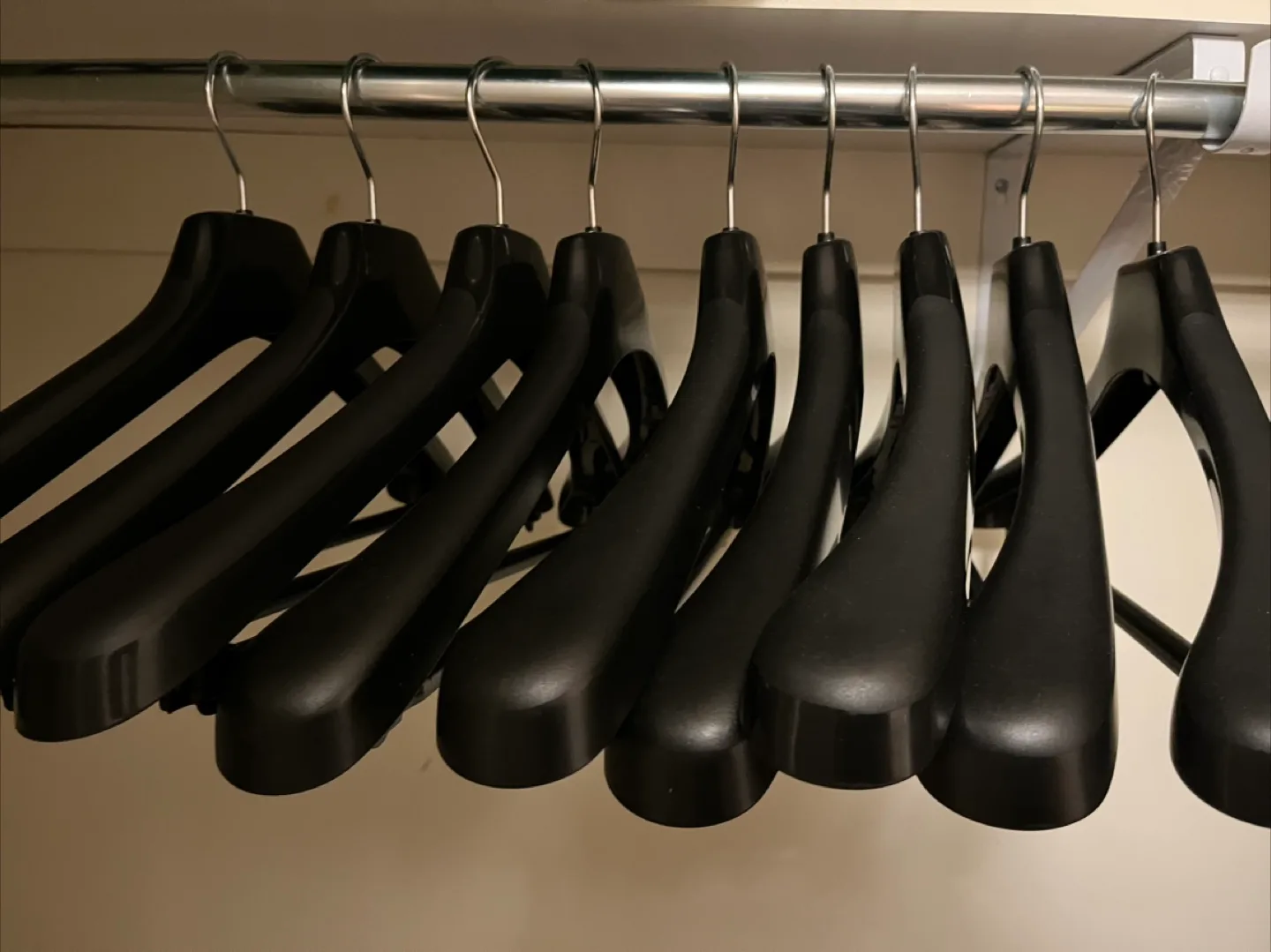 suit hanger thumbnail