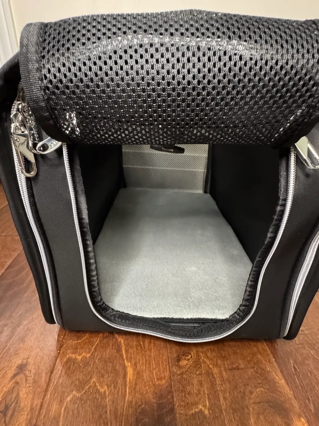 Pecute Pet Carrier - Black image indicator(7)