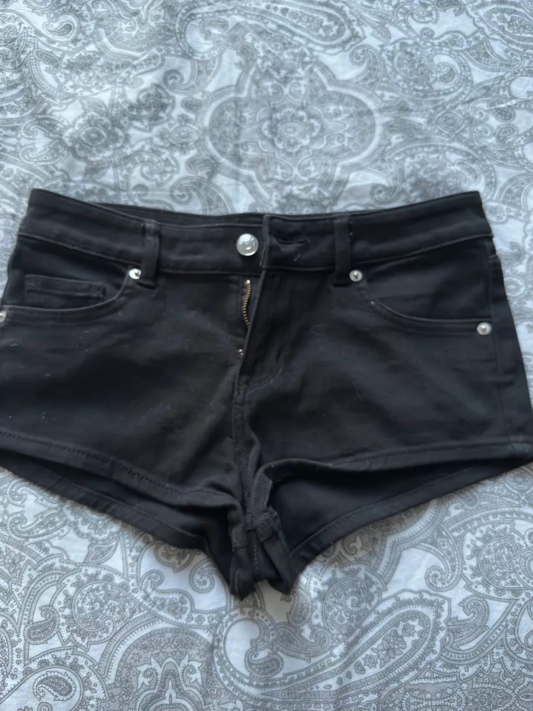 H&M Divided Black Denim Shorts - Size 2 thumbnail