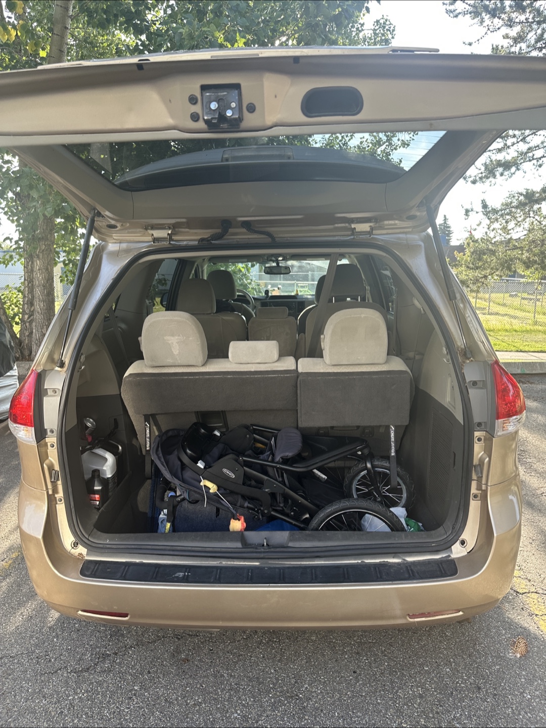 Toyota Sienna - photo 2