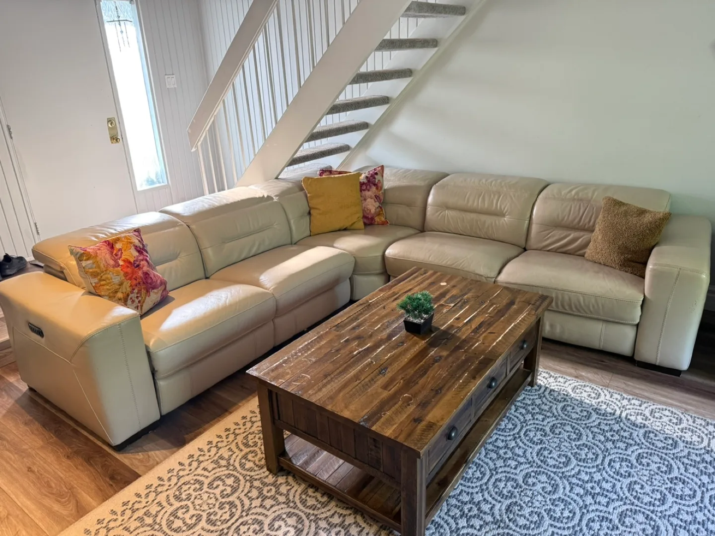 Quick Sale – Cream Genuine Leather L-Shaped Recliner Sofa image indicator(2)