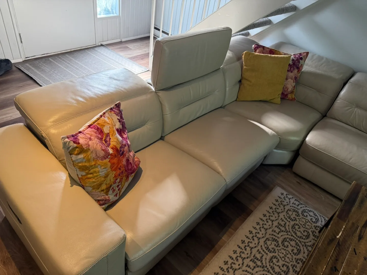 Quick Sale – Cream Genuine Leather L-Shaped Recliner Sofa image indicator(7)