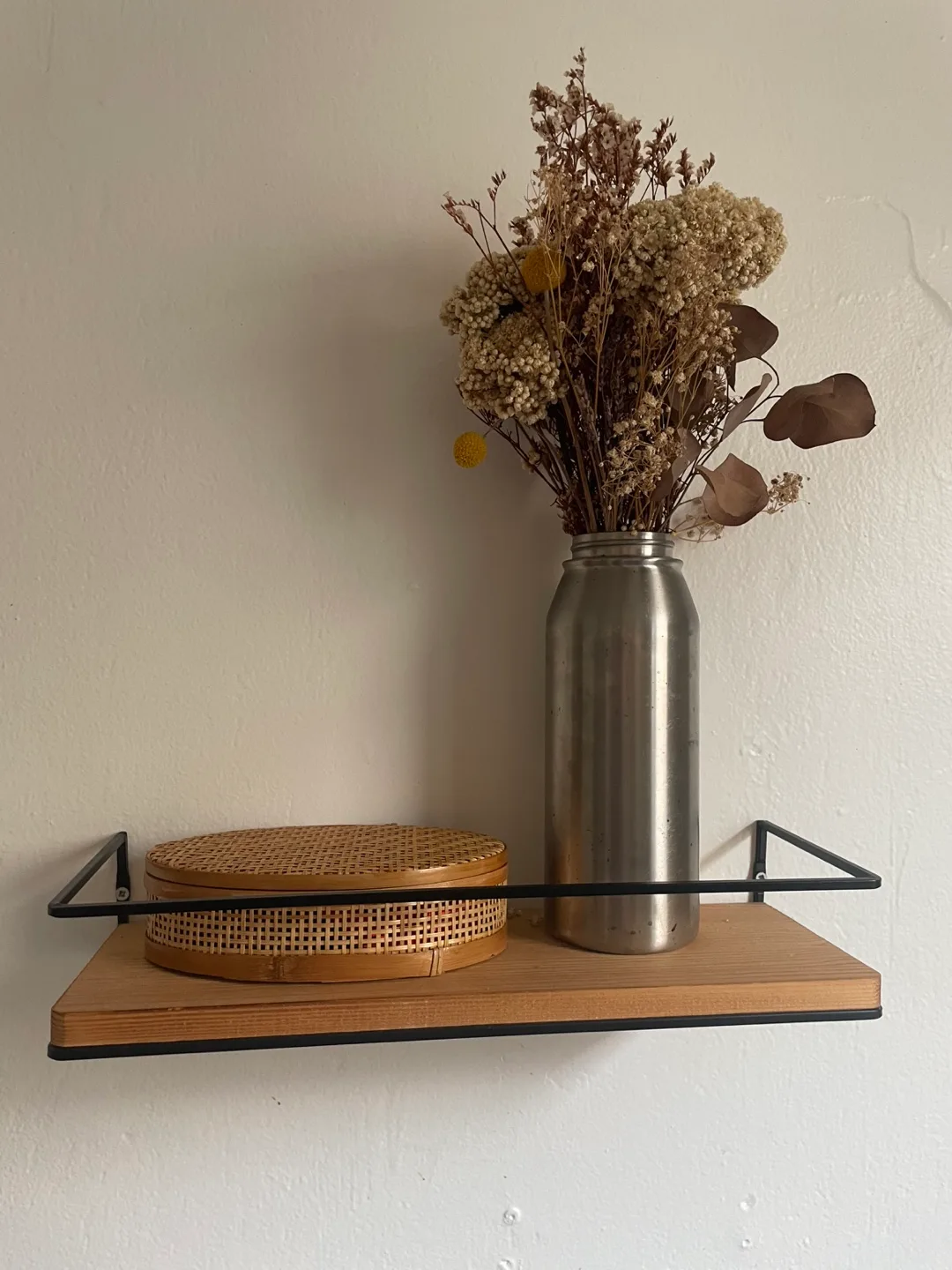 2 Wall Shelves thumbnail