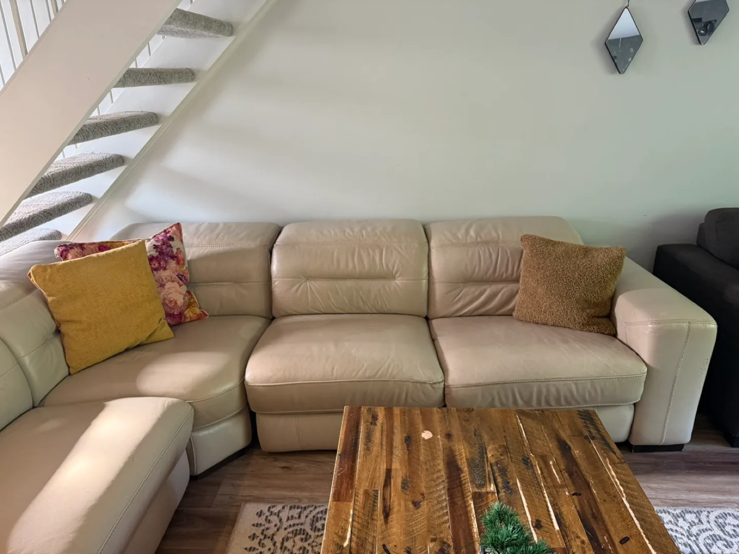 Quick Sale – Cream Genuine Leather L-Shaped Recliner Sofa image indicator(10)