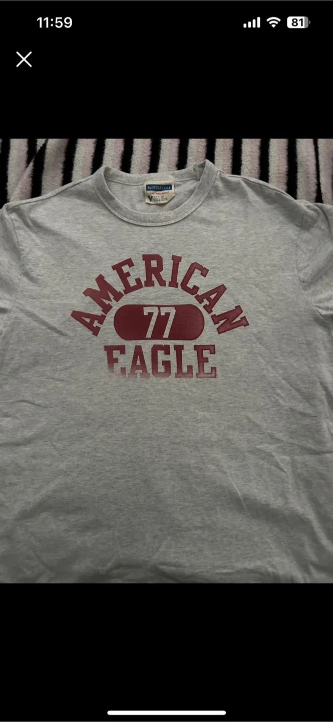 American Eagle Grey T-Shirt - Size S thumbnail