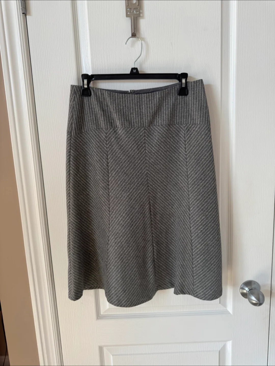 RW&CO. Grey Pinstripe Skirt - Size 4 image indicator(2)