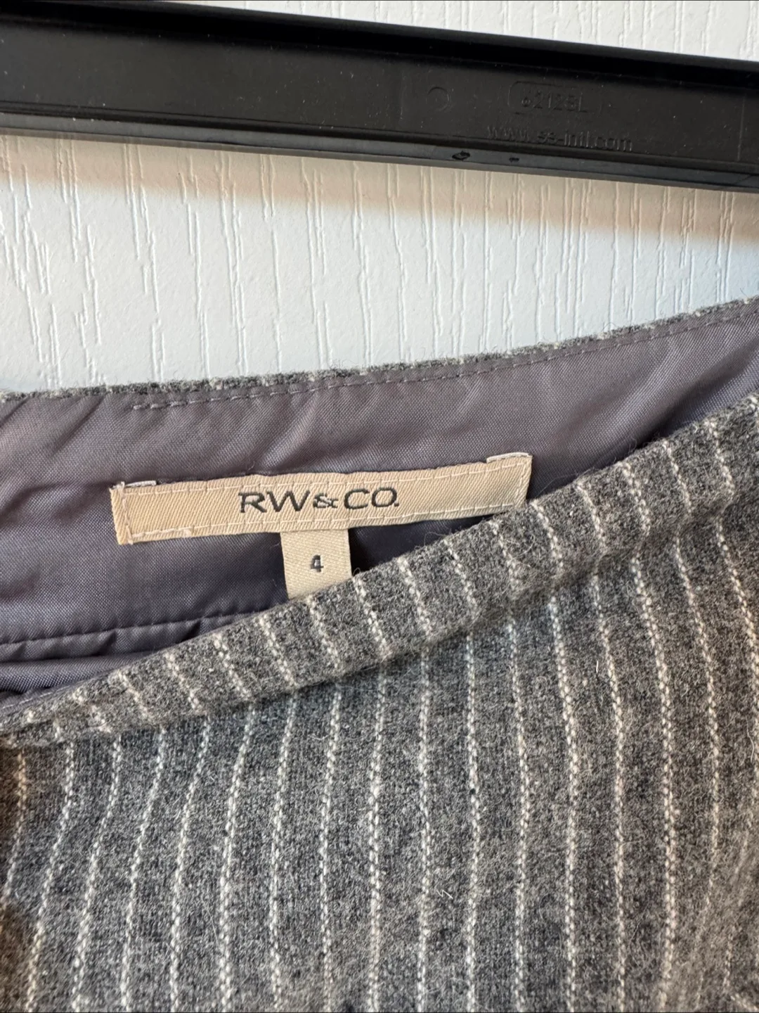 RW&CO. Grey Pinstripe Skirt - Size 4 image indicator(3)