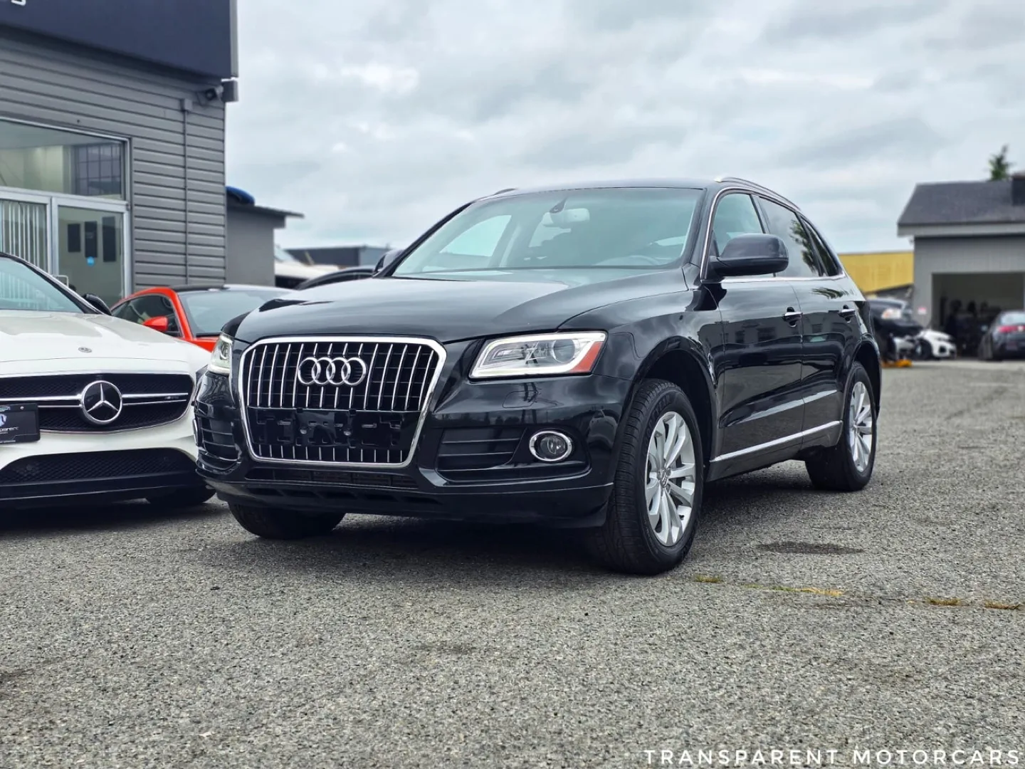 Black Audi Q5 SUV thumbnail