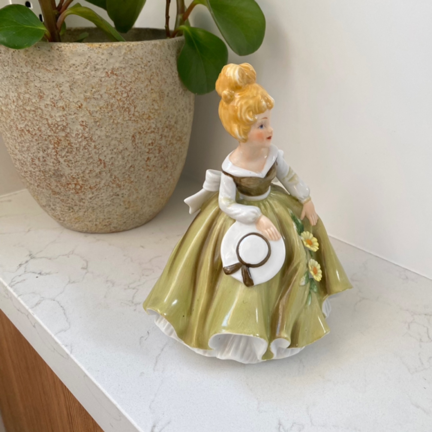 Vintage Figurine - photo 2