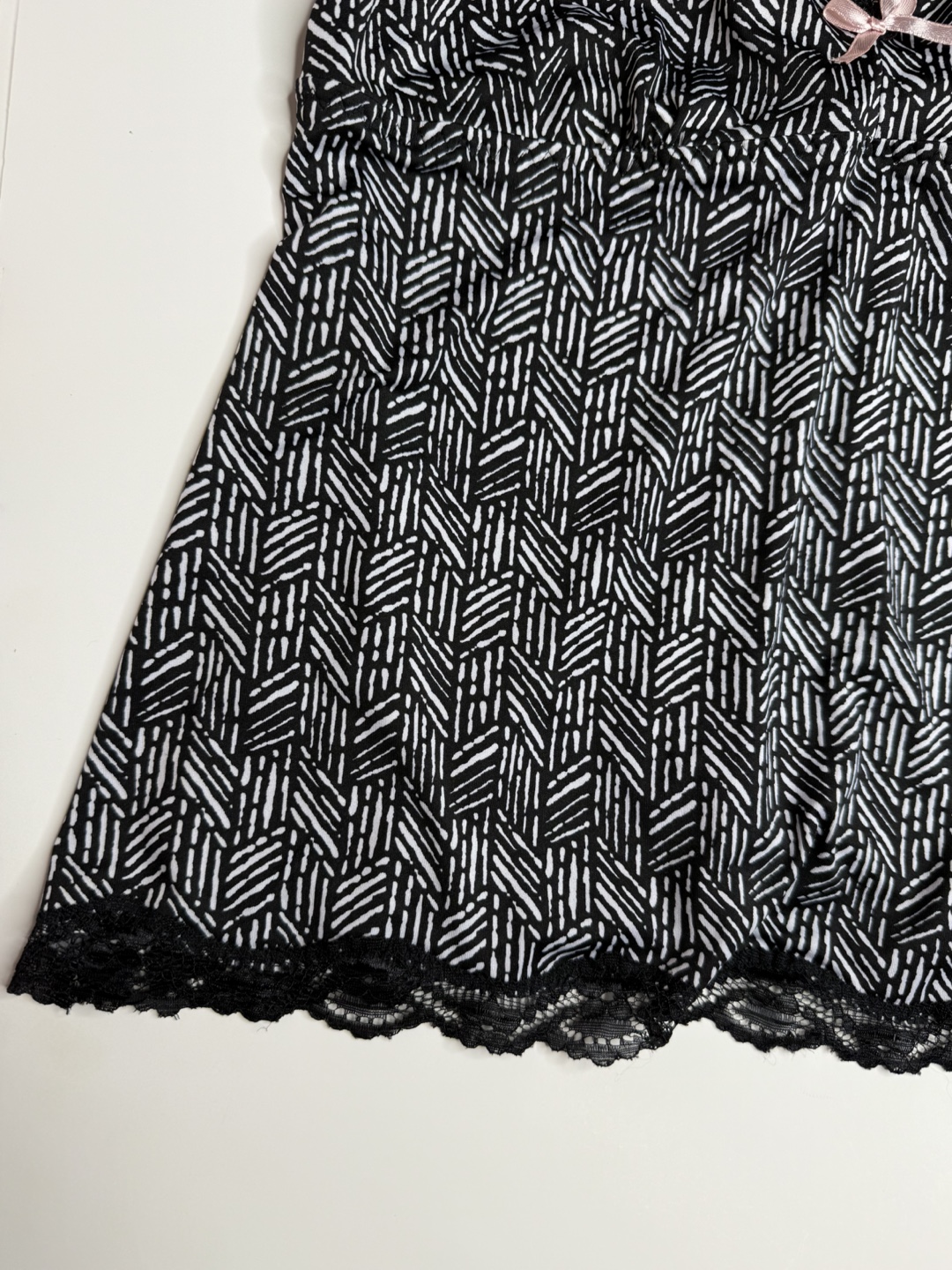 Black & White Patterned Cami Top - photo 5